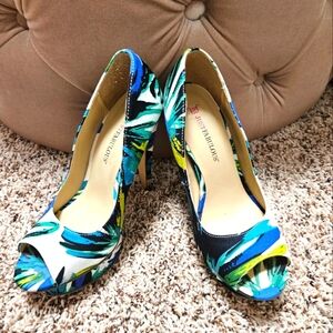 Just Fab Floral Print Platform Heels